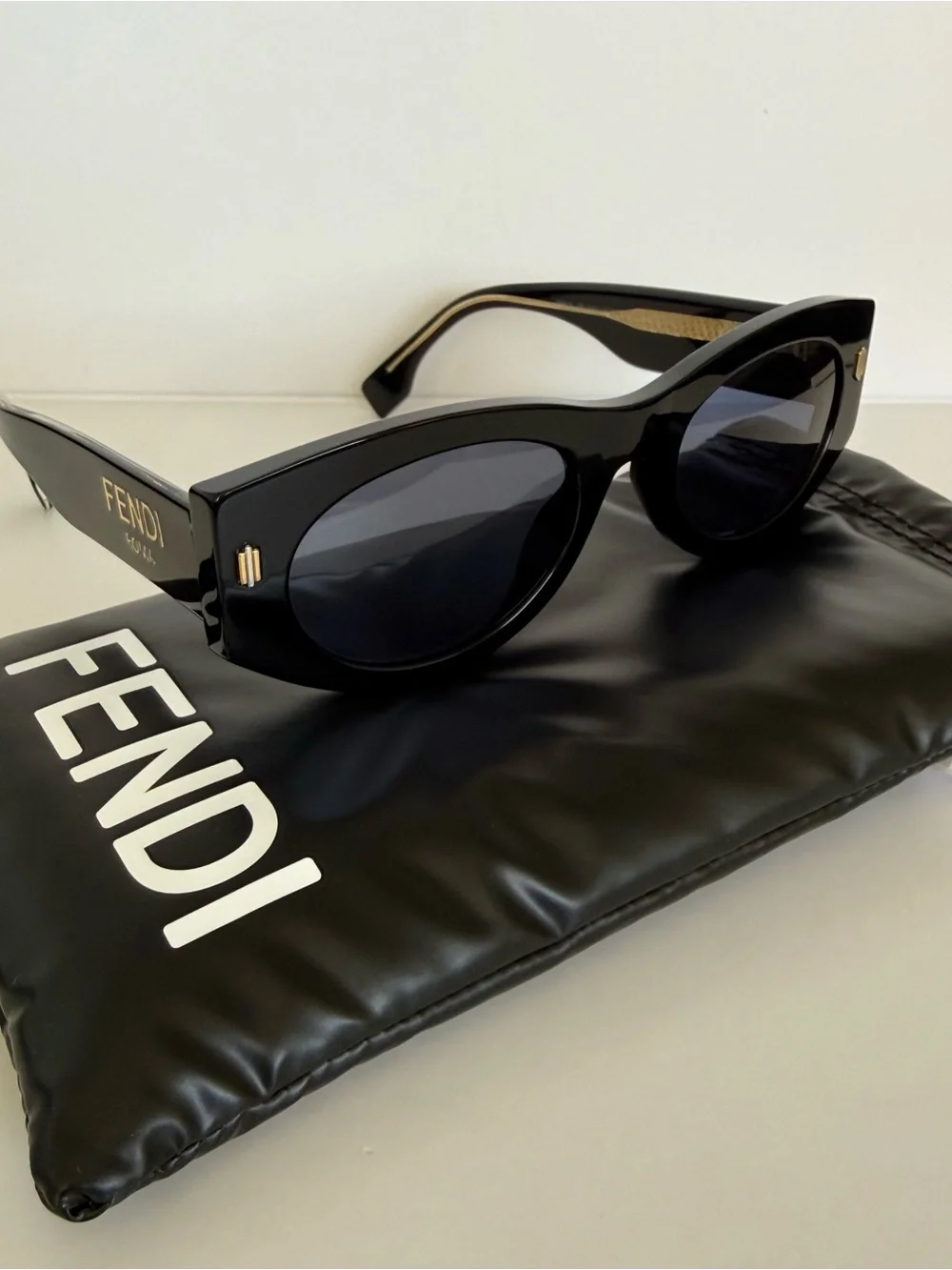 NEW!!! Fendi women black sunglasses FE40125I 01V Authentic